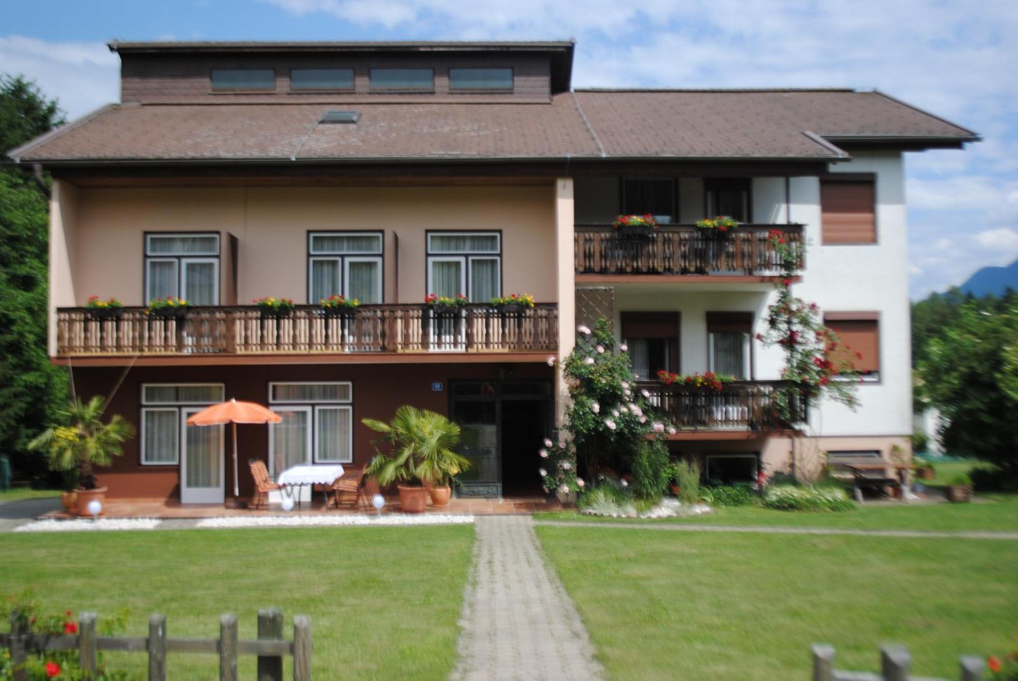 Ferienhaus Michor Latschach ober dem Faakersee Exterior foto